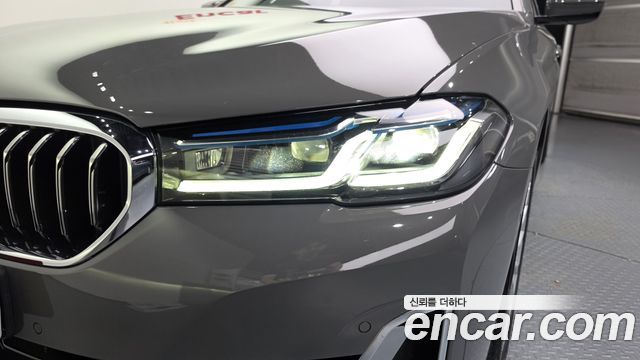 BMW 5-Series 2022 — photo 8
