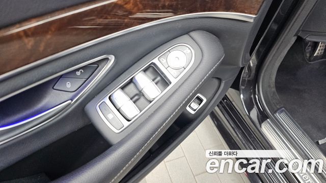 Mercedes-Benz S-Class 2018 — photo 28