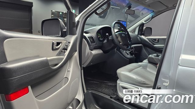 Hyundai Starex 2016 — photo 10