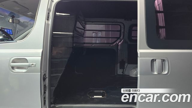 Hyundai Starex 2016 — photo 11