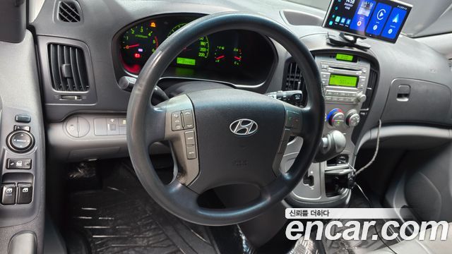 Hyundai Starex 2016 — photo 12