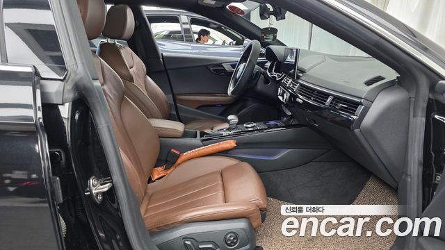 Audi A5 2019 — photo 16