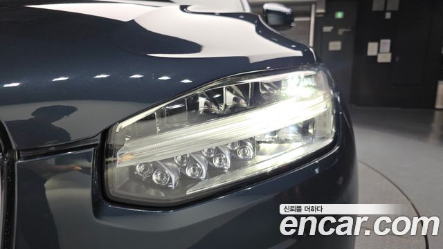 Volvo XC90 2022 — photo 8