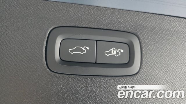 Volvo XC90 2022 — photo 29