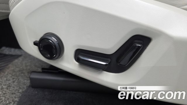 Volvo XC90 2022 — photo 35
