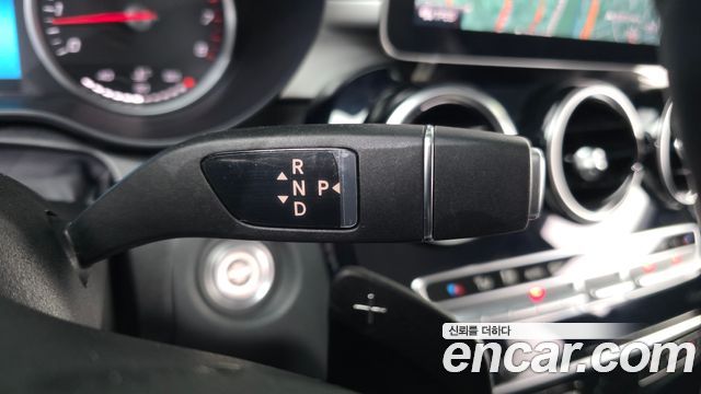 Mercedes-Benz C-Class 2019 — photo 12