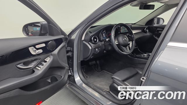 Mercedes-Benz C-Class 2019 — photo 13