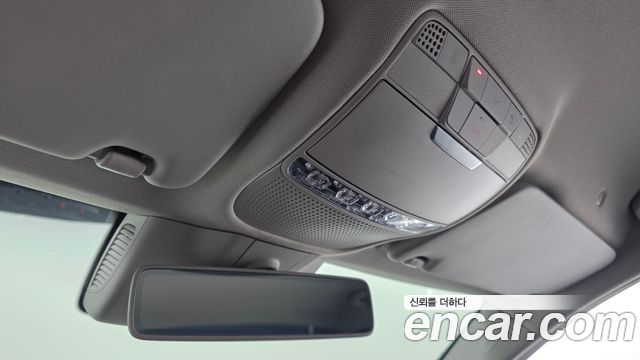 Mercedes-Benz C-Class 2019 — photo 23