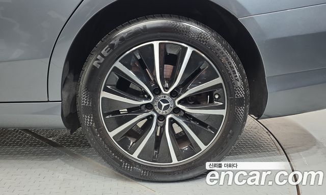 Mercedes-Benz C-Class 2019 — photo 7