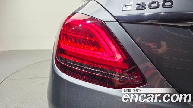 Mercedes-Benz C-Class 2019 — photo 9