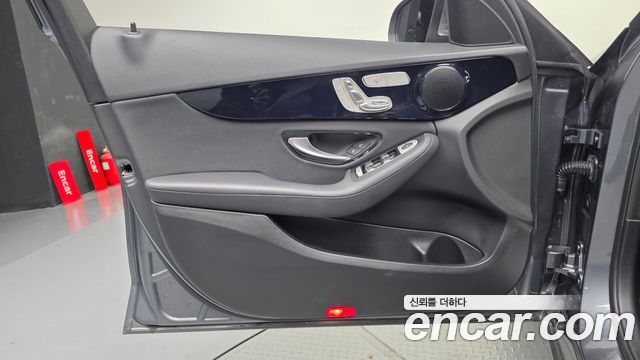 Mercedes-Benz C-Class 2019 — photo 14