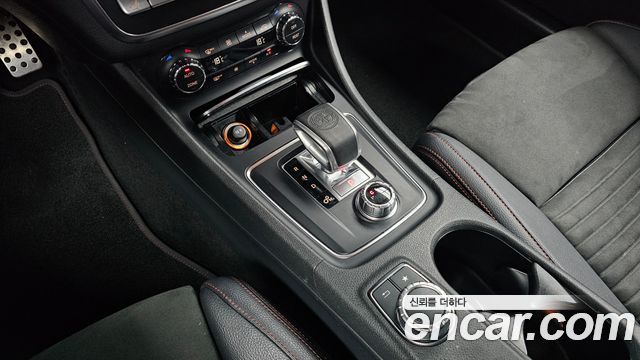 Mercedes-Benz GLA-Class 2019 — photo 12