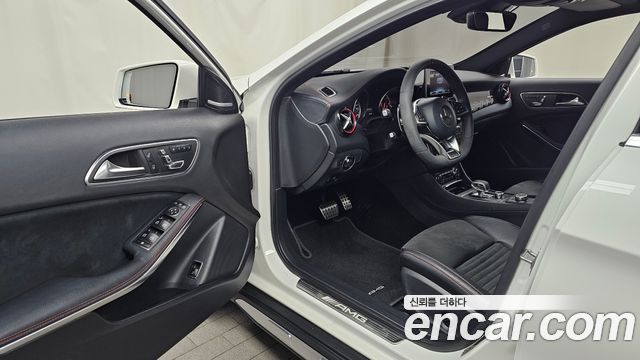 Mercedes-Benz GLA-Class 2019 — photo 13