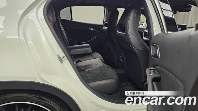 Mercedes-Benz GLA-Class 2019 — photo 17