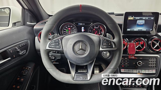 Mercedes-Benz GLA-Class 2019 — photo 18