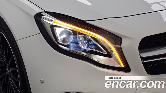 Mercedes-Benz GLA-Class 2019 — photo 8