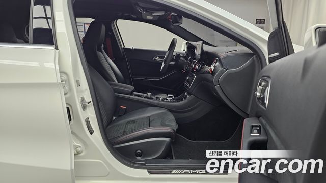 Mercedes-Benz GLA-Class 2019 — photo 16
