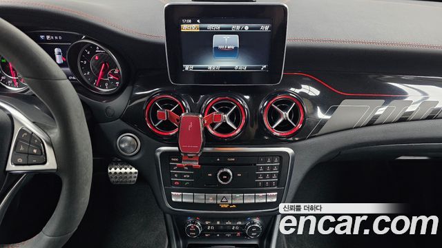 Mercedes-Benz GLA-Class 2019 — photo 30
