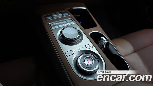 Genesis GV70 2023 — photo 12