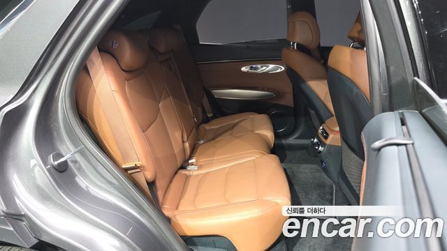 Genesis GV70 2023 — photo 18
