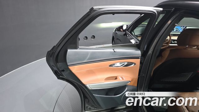 Genesis GV70 2023 — photo 15