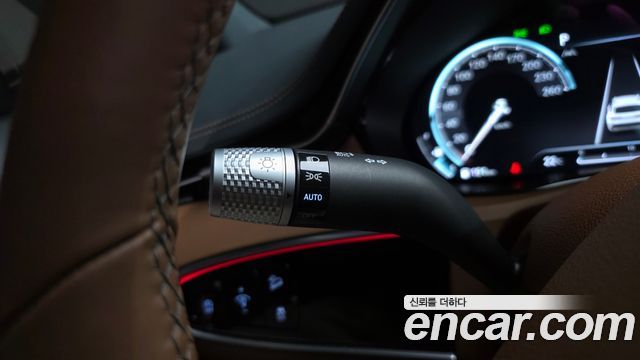 Genesis GV70 2023 — photo 30