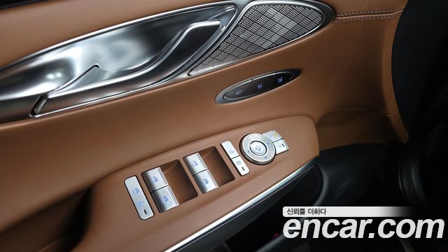 Genesis GV70 2023 — photo 40