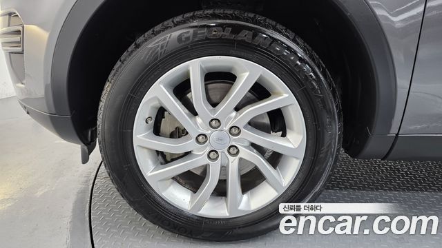 Land Rover Discovery Sport 2017 — photo 5
