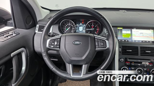 Land Rover Discovery Sport 2017 — photo 13