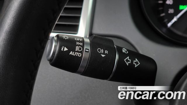 Land Rover Discovery Sport 2017 — photo 16