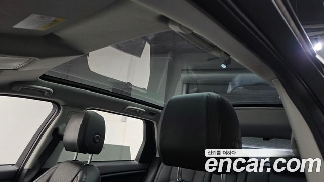 Land Rover Discovery Sport 2017 — photo 19
