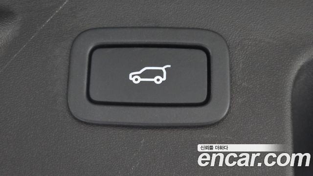 Land Rover Discovery Sport 2017 — photo 20