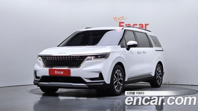 Kia Canival 2023 — photo 1