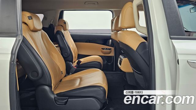 Kia Canival 2023 — photo 17