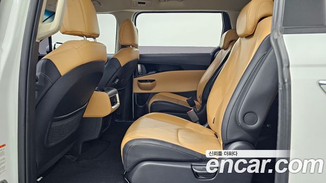 Kia Canival 2023 — photo 18
