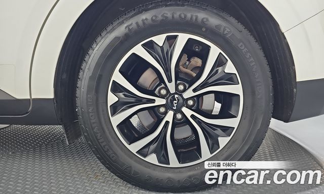 Kia Canival 2023 — photo 7
