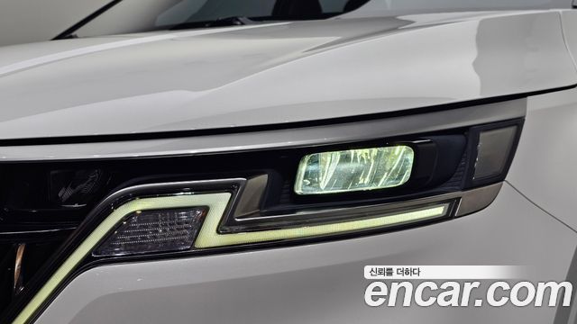 Kia Canival 2023 — photo 8