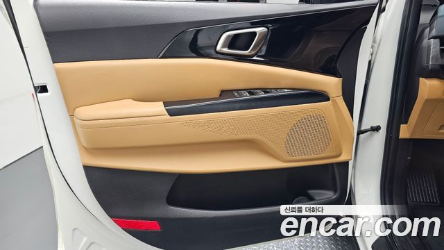 Kia Canival 2023 — photo 14