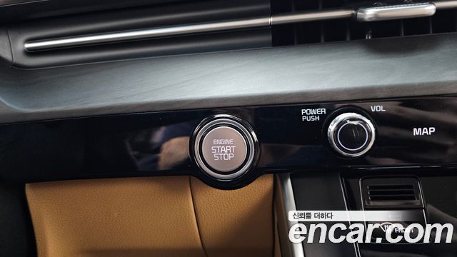 Kia Canival 2023 — photo 35