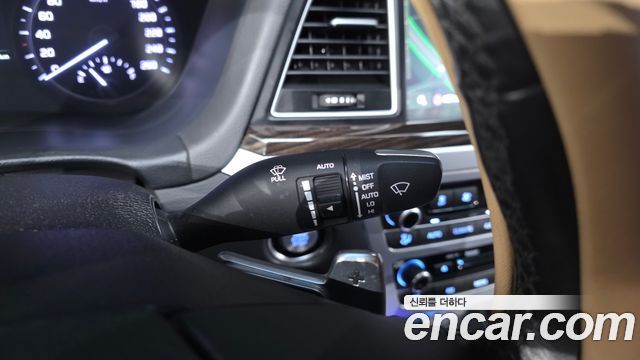 Genesis G80 2018 — photo 19