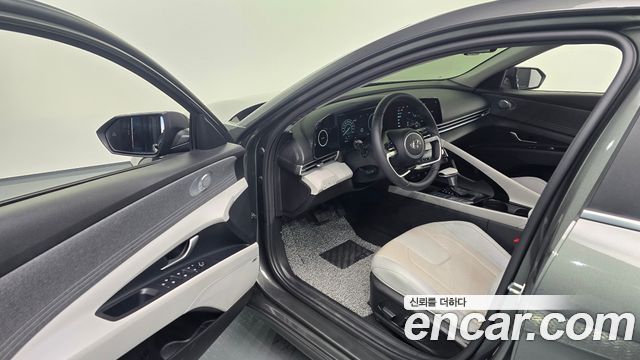 Hyundai AVANTE 2022 — photo 17