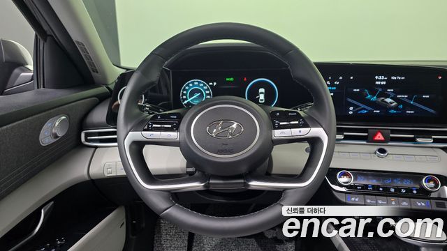 Hyundai AVANTE 2022 — photo 19