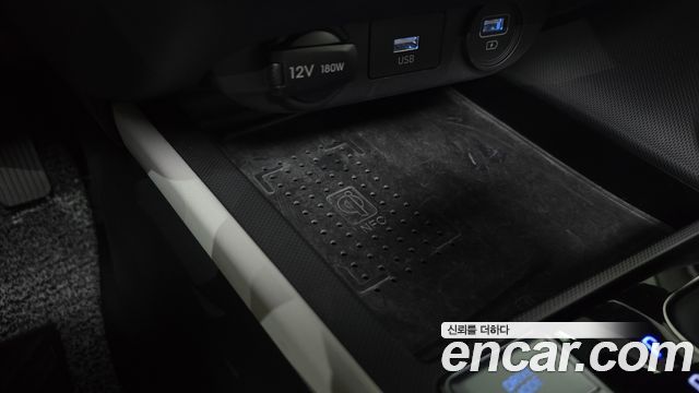 Hyundai AVANTE 2022 — photo 32