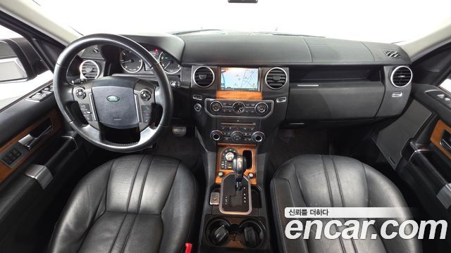 Land Rover Discovery 2011 — photo 7