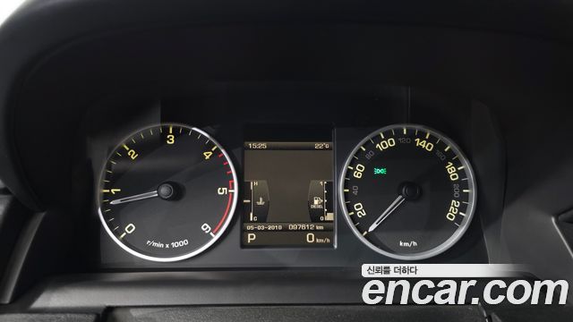 Land Rover Discovery 2011 — photo 8