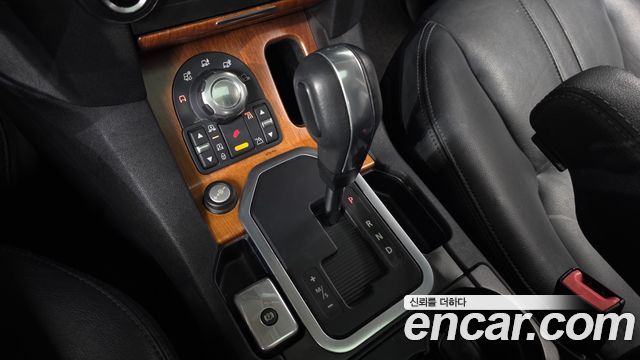 Land Rover Discovery 2011 — photo 9