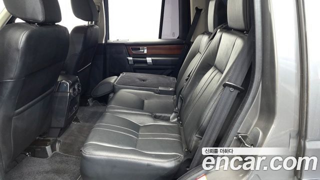 Land Rover Discovery 2011 — photo 11