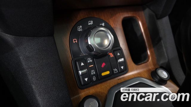 Land Rover Discovery 2011 — photo 12