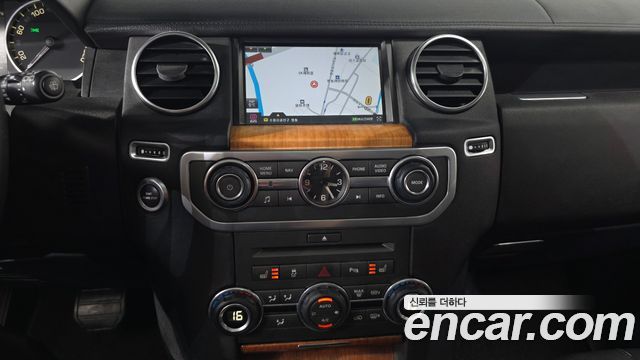 Land Rover Discovery 2011 — photo 13