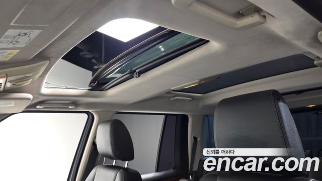 Land Rover Discovery 2011 — photo 18